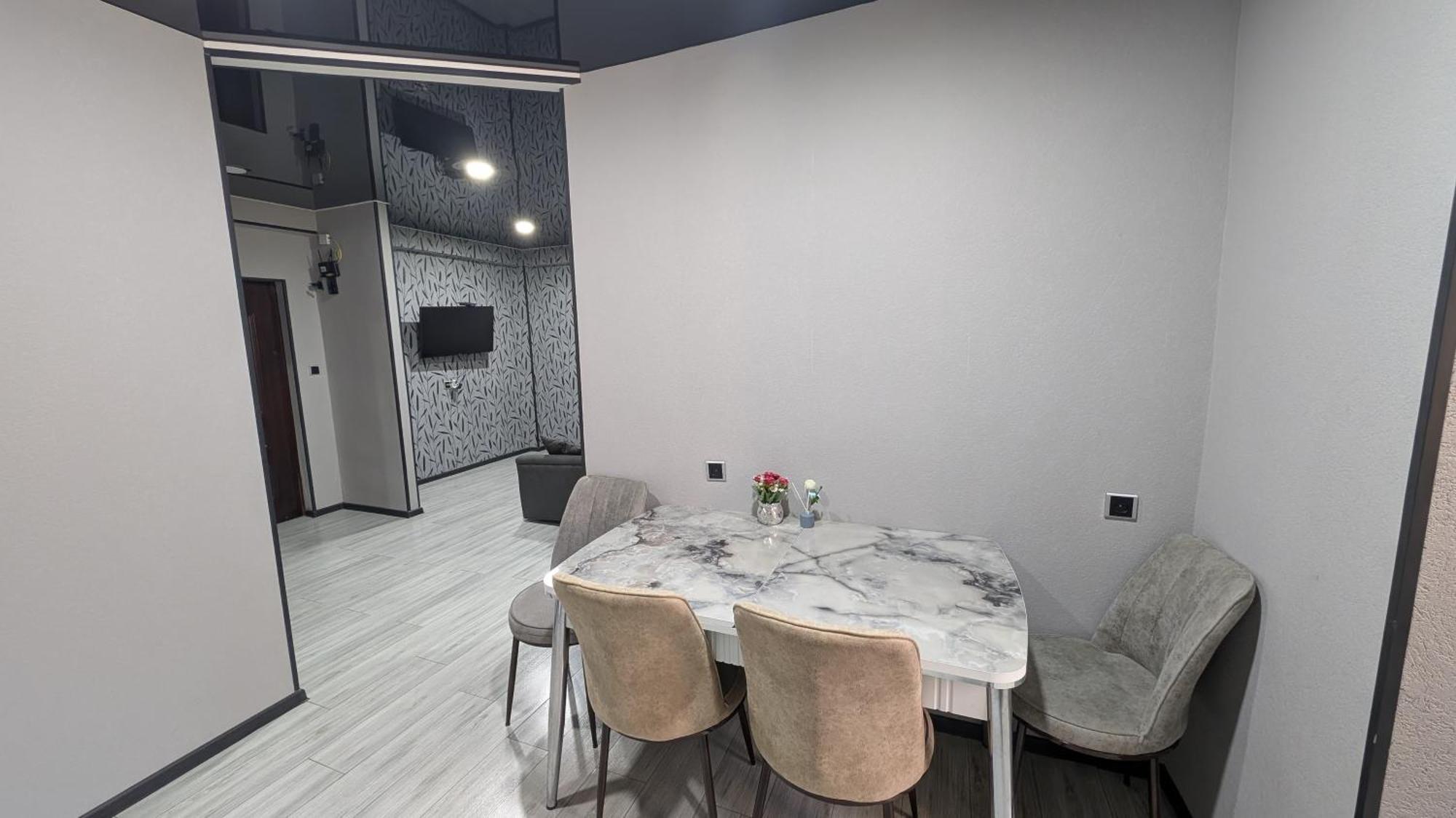 Gari'S Apartment Next To Borjomi Central Park Exterior foto